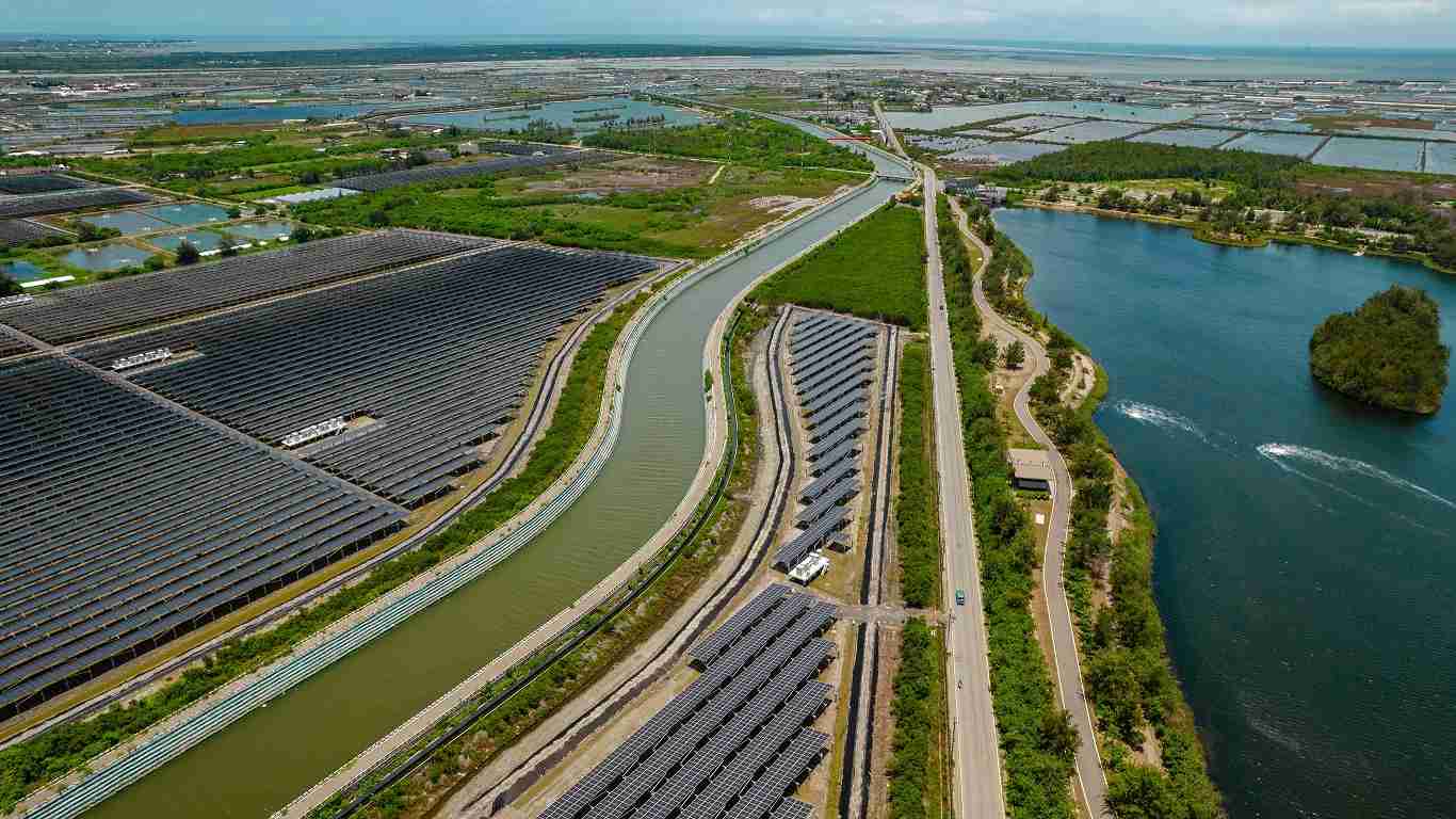 尊时凯龙能源事业提供智慧能源管理、、、、太阳能监控管理、、全方位电厂建置及运维解决方案，，并拥有管理超过6000案场的经验